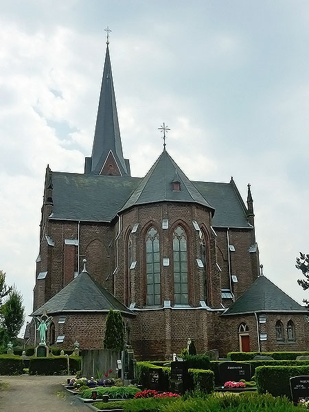Kirchen und Friedhöfe